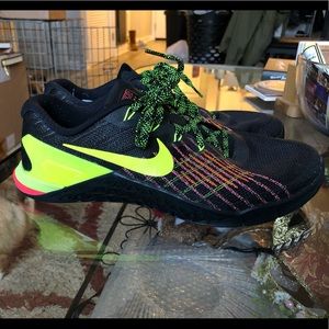 Nike Metcon 3 black/volt hyper crimson SZ 8.5